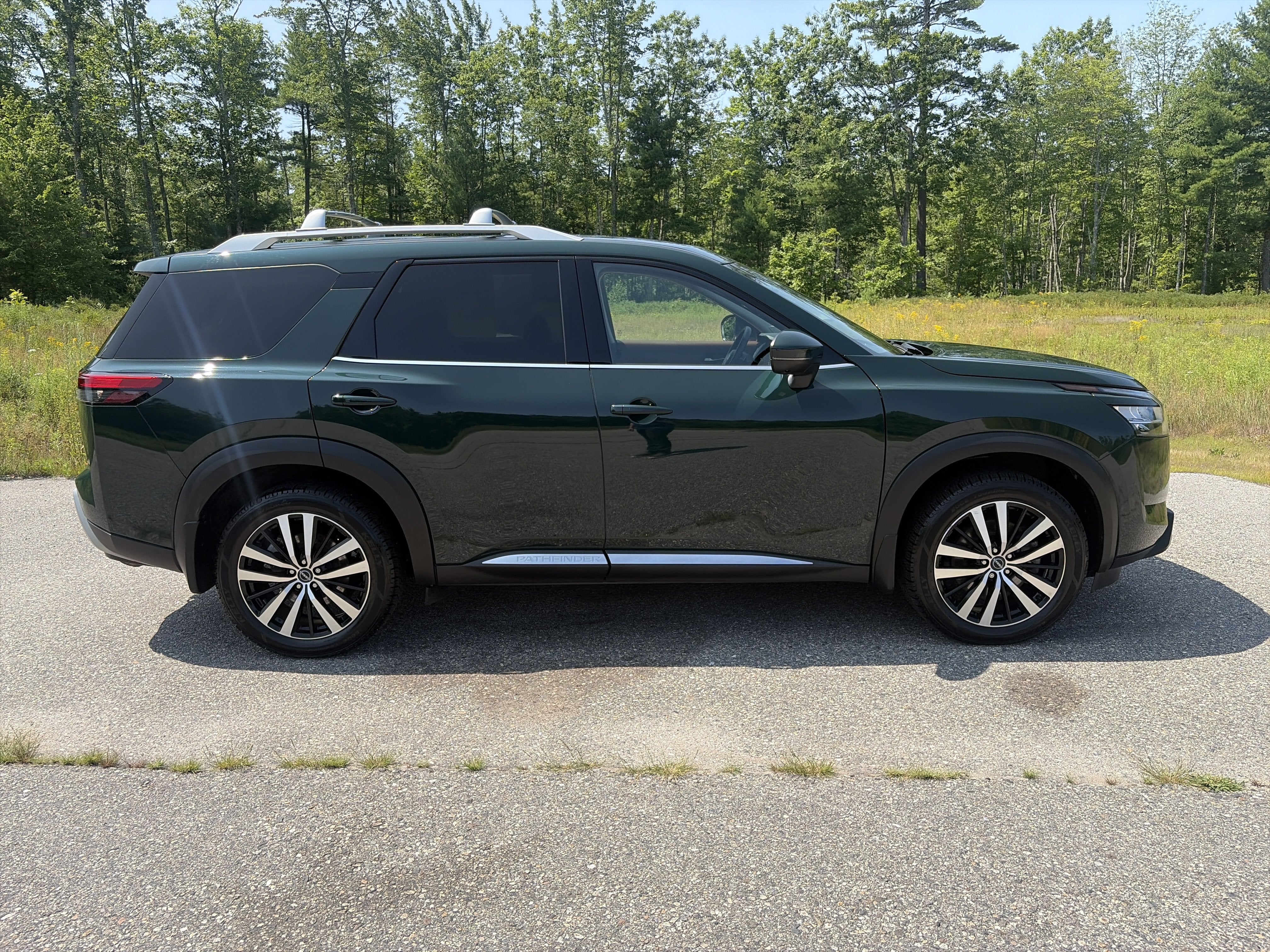 2024 Nissan Pathfinder Platinum